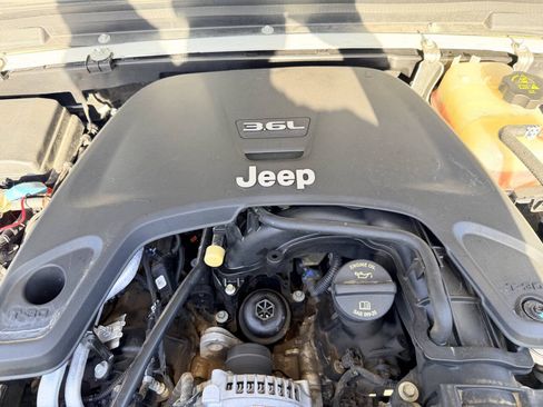 Used 2021 Jeep Gladiator Mojave AWD/4WD image 26