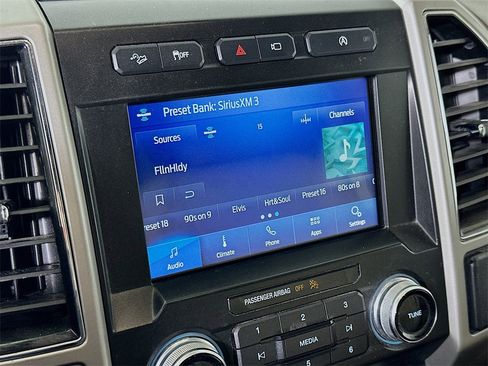 Used 2018 Ford F150 Lariat w/ Equipment Group 502A Luxury image 29