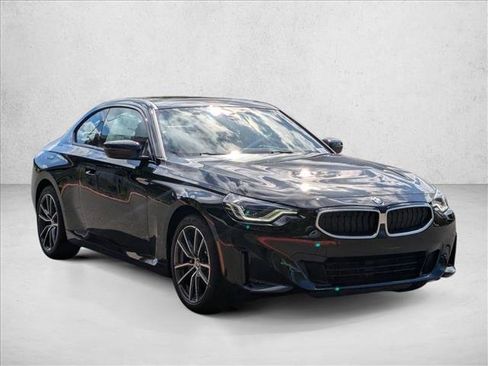 Used 2025 BMW 230i xDrive Coupe w/ Premium Package image 6