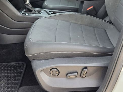 Used 2023 Volkswagen Taos SE w/ Panoramic Sunroof Package image 24