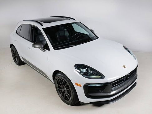 Certified 2023 Porsche Macan Turbo AWD/4WD image 31