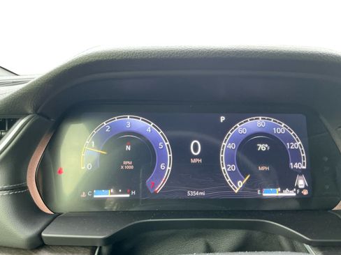 Used 2025 Jeep Grand Cherokee Limited AWD/4WD image 16