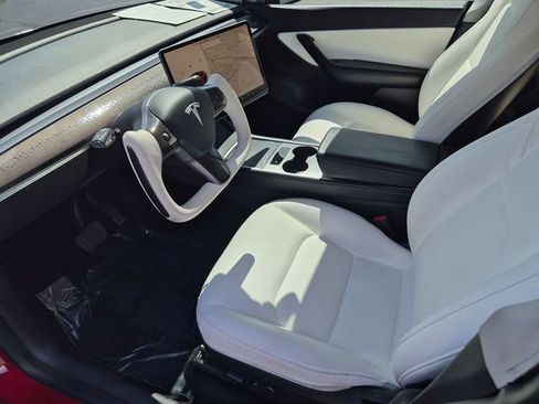 Used 2021 Tesla Model Y Long Range image 12