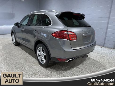 Used 2014 Porsche Cayenne S AWD/4WD image 5
