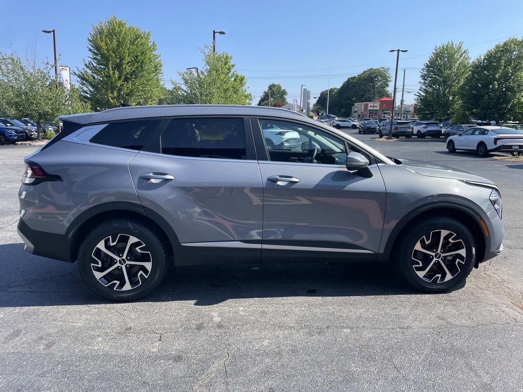 Used 2023 Kia Sportage EX AWD/4WD image 9