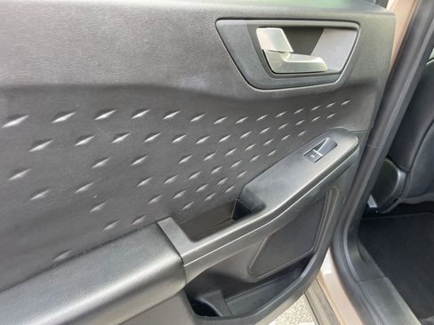 Used 2020 Ford Escape SEL image 21