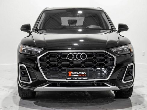 Used 2024 Audi Q5 e Prestige w/ Prestige Package image 2