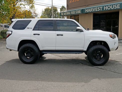 Used 2017 Toyota 4Runner TRD Pro image 2