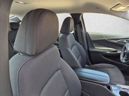 Used 2025 Chevrolet Malibu LT FWD image 17