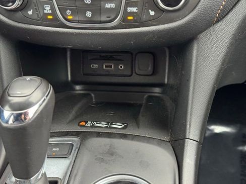 Used 2019 Chevrolet Equinox Premier image 13