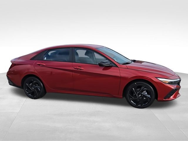 Used 2026 Hyundai Elantra Sport FWD image 9
