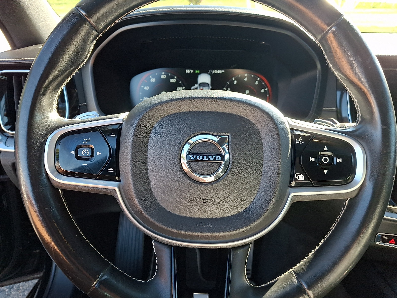Used 2020 Volvo V60 T6 R-Design FWD image 25