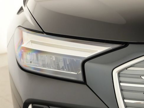 Certified 2024 Audi Q4 e-tron Premium Plus AWD/4WD image 35