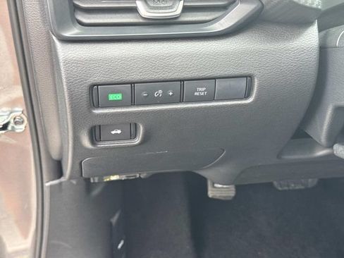Used 2025 Nissan Sentra S FWD image 23