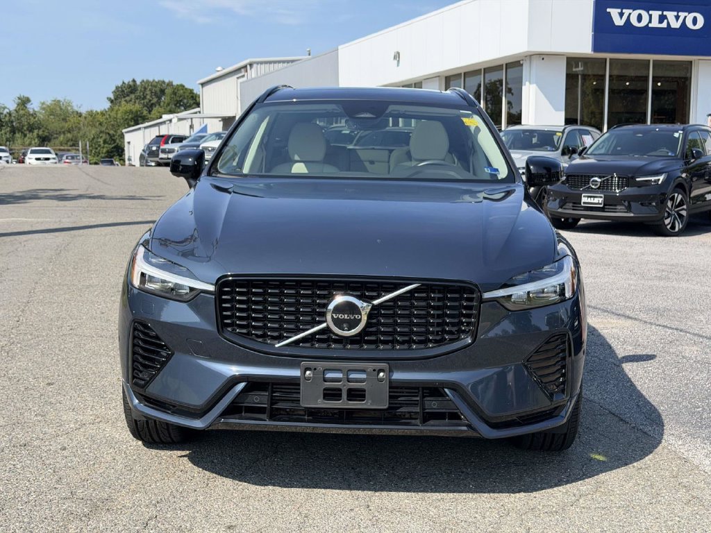 Used 2024 Volvo XC60 T8 Plus w/ Protection Package Premier AWD/4WD image 24