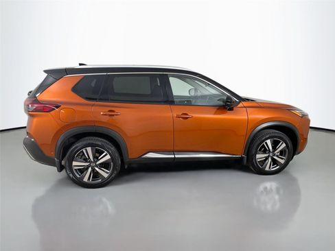 Used 2021 Nissan Rogue Platinum image 18