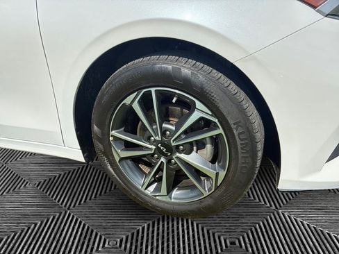 Used 2024 Kia Forte LXS FWD image 17