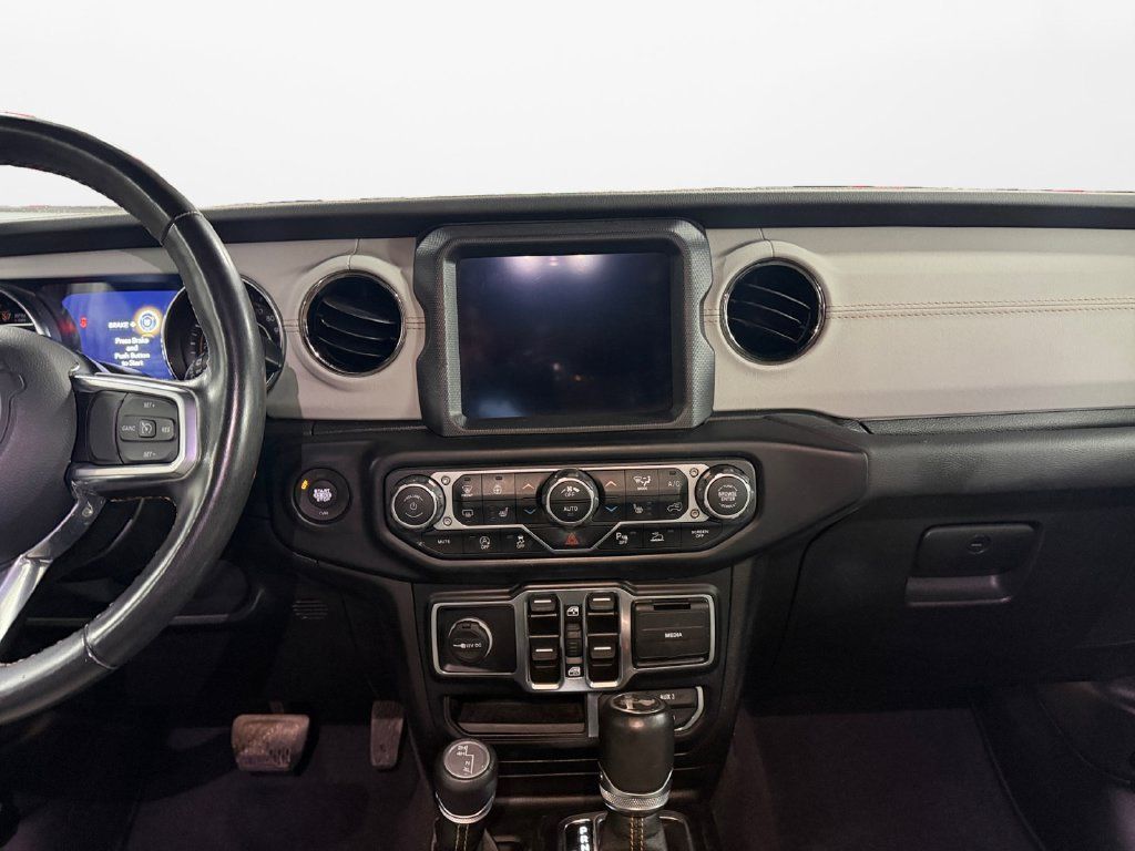 Used 2022 Jeep Wrangler Unlimited Sahara AWD/4WD image 11