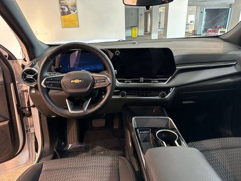 Used 2025 Chevrolet Equinox LT FWD image 34