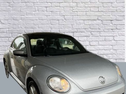 Used 2013 Volkswagen Beetle TDI image 1