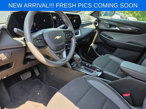 Used 2025 Chevrolet TrailBlazer LT AWD/4WD image 7