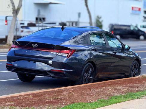 Used 2021 Hyundai Elantra SEL image 5