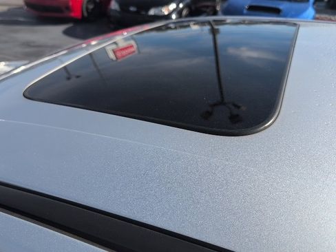 Used 2017 Ford Taurus Limited image 10