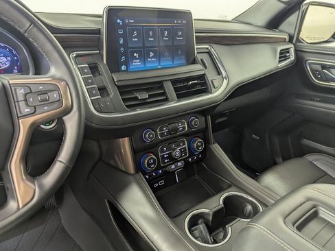 Used 2023 Chevrolet Suburban High Country image 18