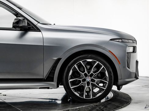 Used 2023 BMW X7 M60i w/ Executive Package image 18