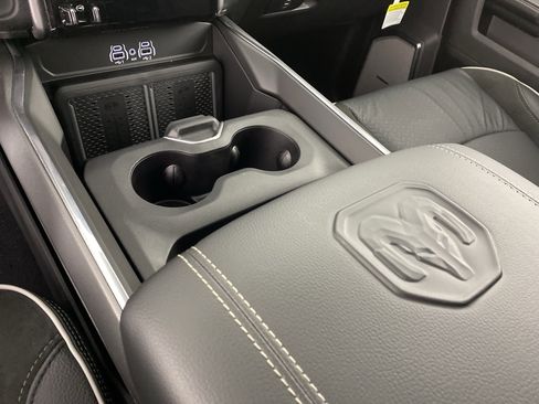 New 2026 RAM 2500 Laramie AWD/4WD image 30