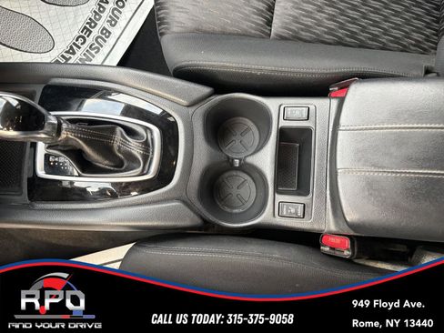 Used 2018 Nissan Rogue SV image 29