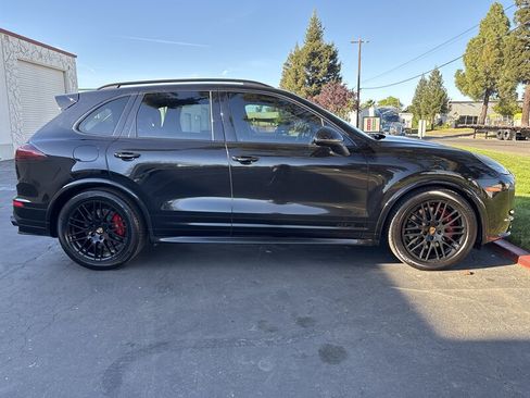Used 2016 Porsche Cayenne GTS AWD/4WD image 14