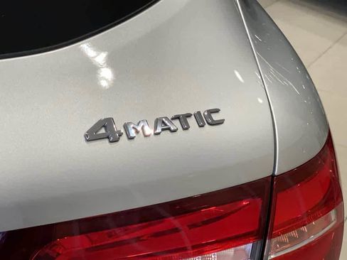 Used 2018 Mercedes-Benz GLC 300 4MATIC image 12