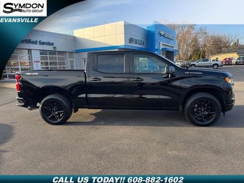 Used 2023 Chevrolet Silverado 1500 RST image 2