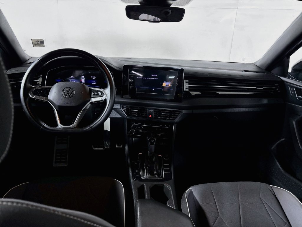 Certified 2025 Volkswagen Jetta Sport FWD image 13