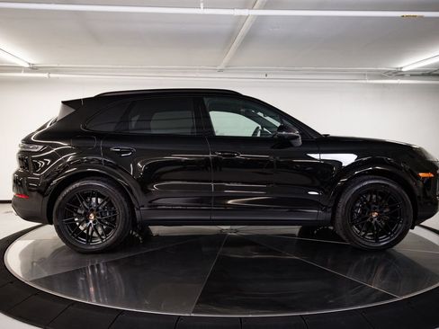New 2026 Porsche Cayenne AWD/4WD image 8