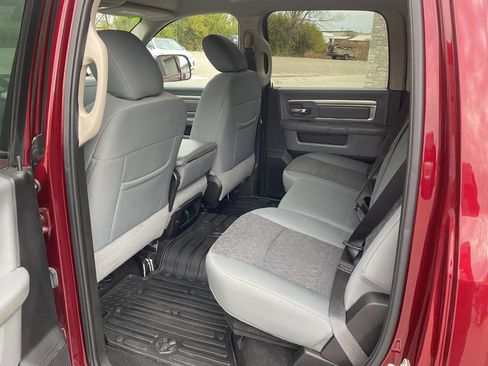 Used 2018 RAM 3500 SLT image 35