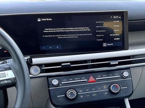 Used 2025 Hyundai Tucson SE image 6