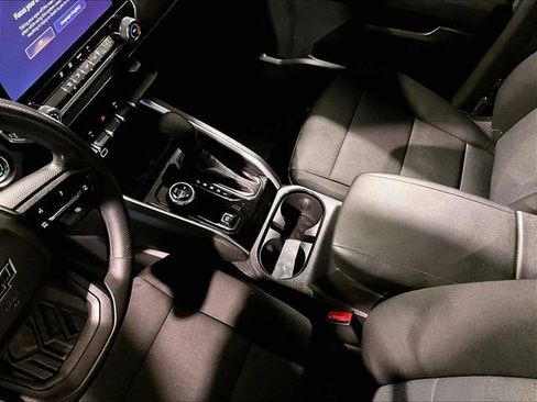 Used 2023 Chevrolet Colorado Trail Boss w/ Technology Package AWD/4WD image 15
