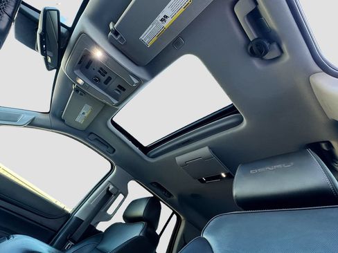 Used 2020 GMC Yukon Denali w/ Open Road Package RWD image 26