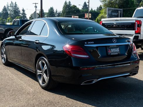 Used 2019 Mercedes-Benz E 300 image 4