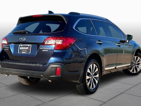 Used 2018 Subaru Outback 3.6R Touring AWD/4WD image 24