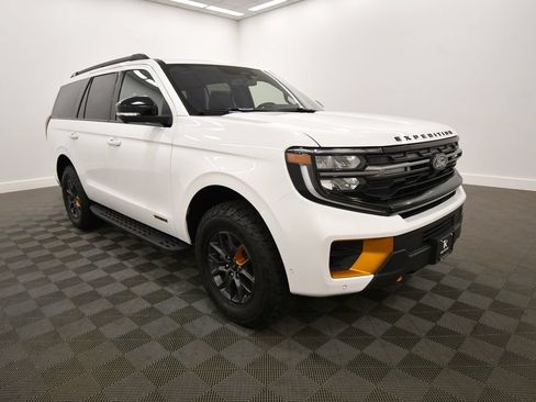 Used 2025 Ford Expedition Tremor AWD/4WD image 10