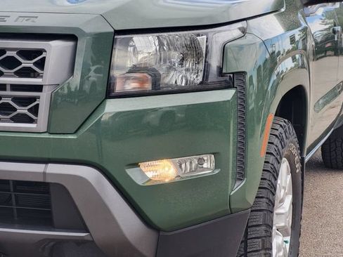 Used 2022 Nissan Frontier SV RWD image 5