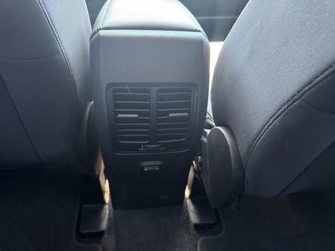 Used 2018 Ford Escape SE FWD image 16