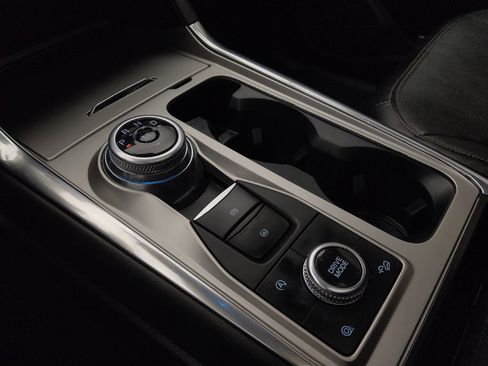 Used 2020 Ford Explorer Limited image 26