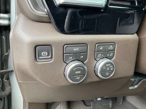 Certified 2026 GMC Sierra 1500 SLT AWD/4WD image 9