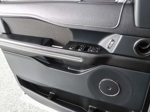 Used 2021 Ford Expedition XLT image 22