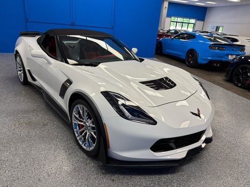 Used 2016 Chevrolet Corvette Z06 w/ 3LZ Preferred Equipment Group RWD image 30
