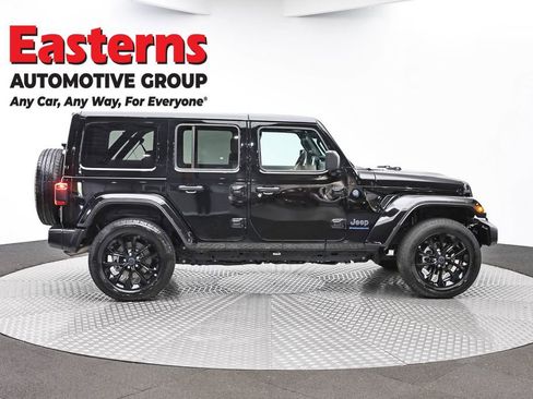Used 2025 Jeep Wrangler Unlimited Sahara w/ Safety Group AWD/4WD image 4